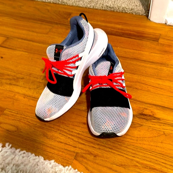 Under Armour Shoes - GUC Under Armour Womens Tennis shoes - size 8.5